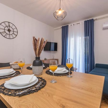 Apartmani A&M Biograd Na Moru Exteriör bild