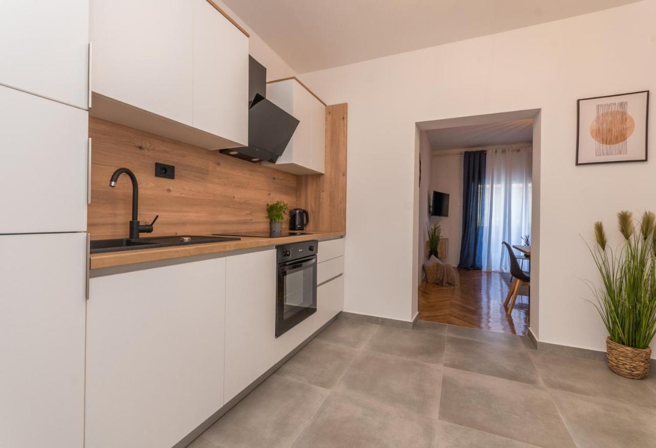 Apartmani A&M Biograd Na Moru Exteriör bild