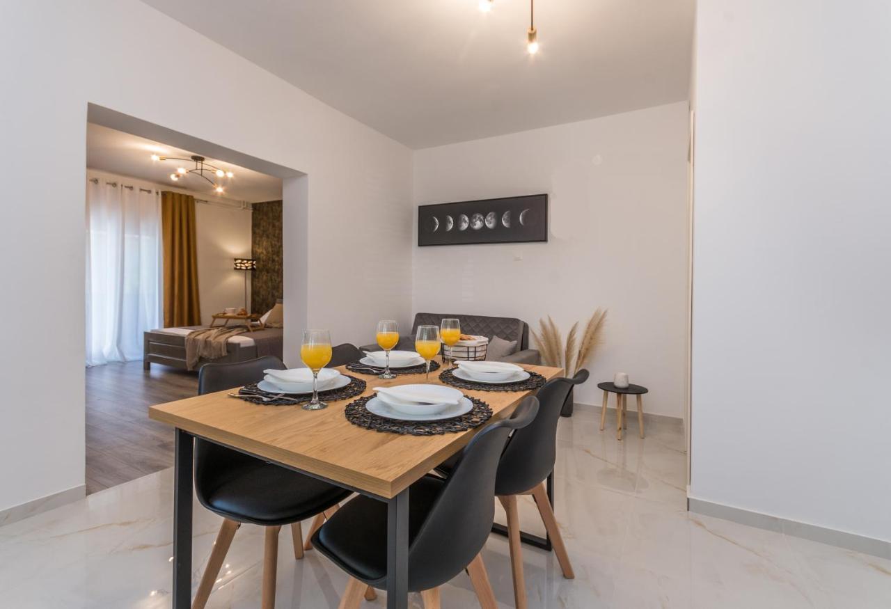 Apartmani A&M Biograd Na Moru Exteriör bild