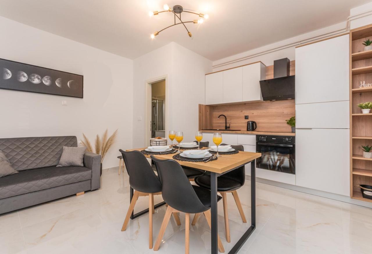Apartmani A&M Biograd Na Moru Exteriör bild