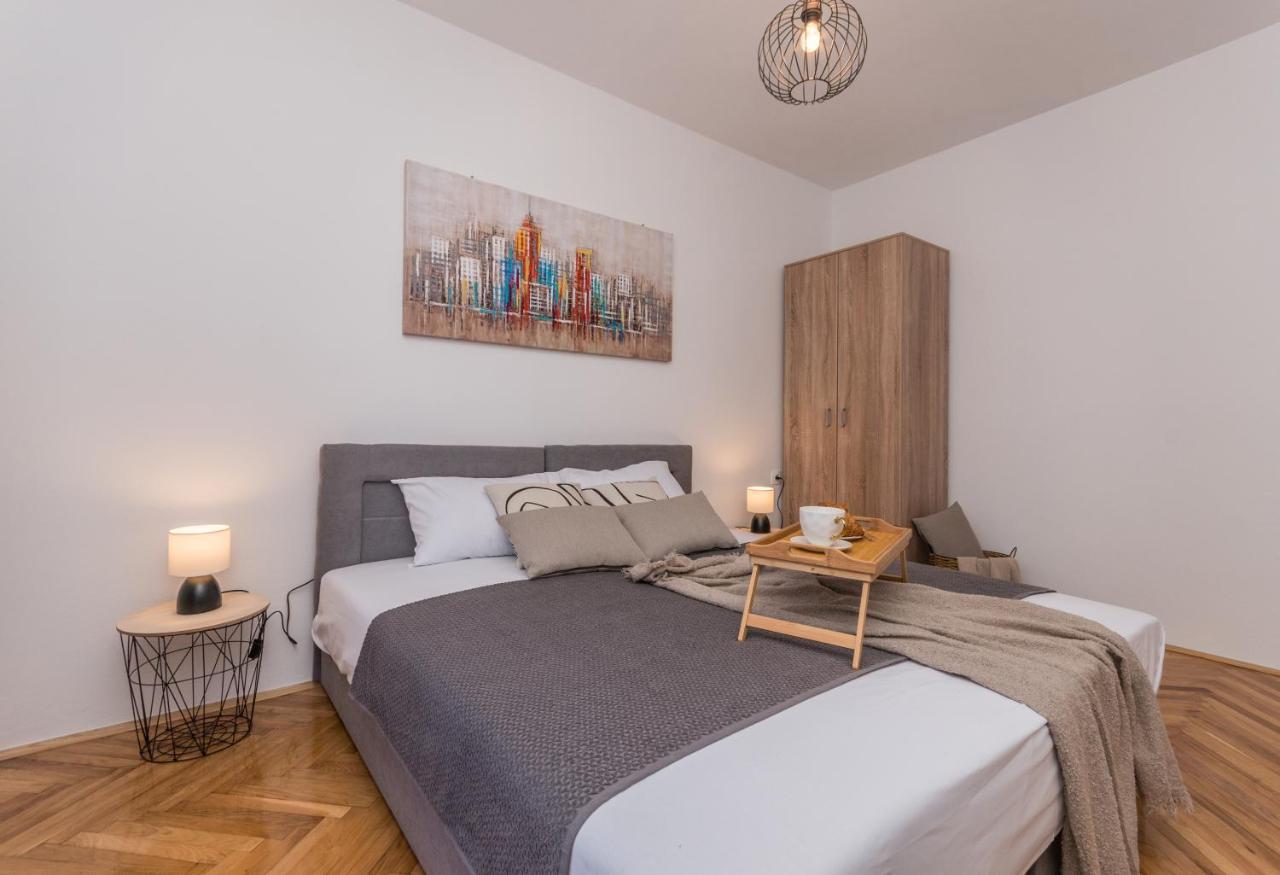 Apartmani A&M Biograd Na Moru Exteriör bild